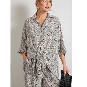 Easel brand Black and White Patterned Blouse